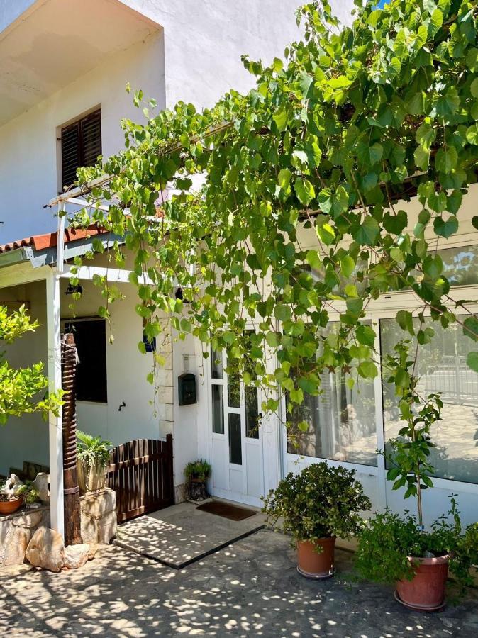 Apartman Gorana With Swimming Pool Jelsa  Ngoại thất bức ảnh
